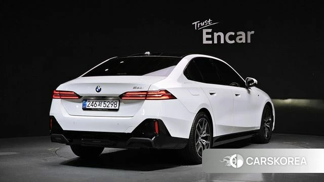 BMW 5 Series (G60) id 3831237 из Кореи 12