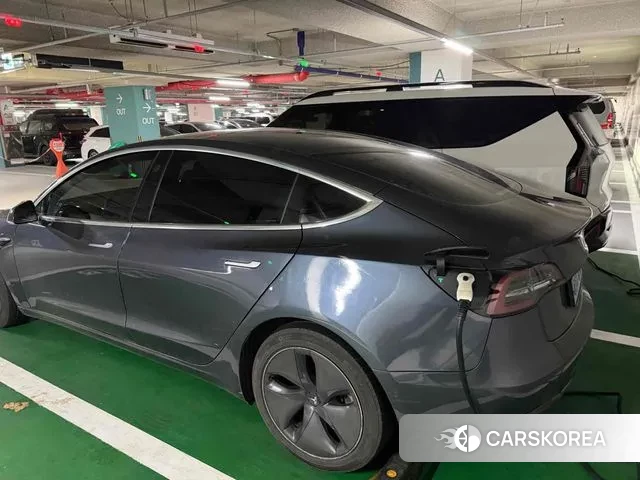Tesla Model 3 2020 Серый из Кореи, фото 4