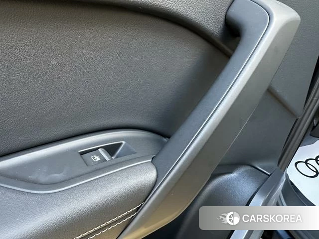 Audi Q5L id 4213197 из Китая 12
