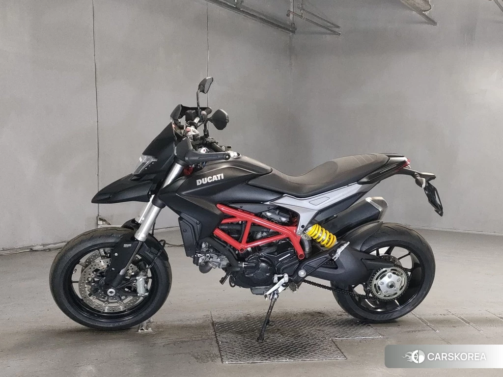 Проданный Ducati HYPERMOTARD 820 2015 из Японии