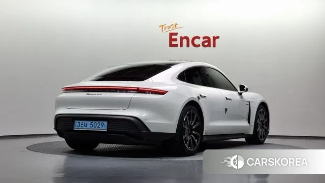 Porsche Taycan id 3349833 из Кореи 12