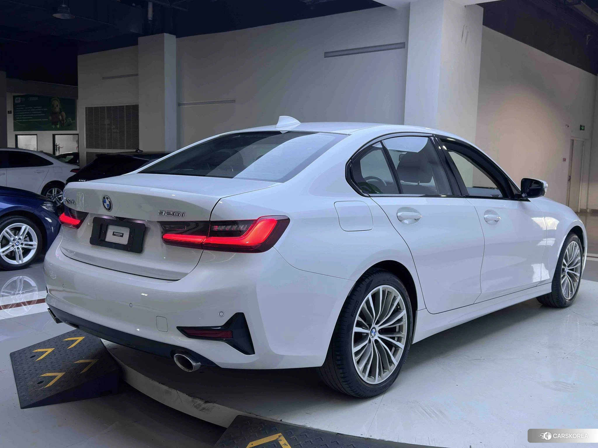 BMW 3 series id 4461624 из Китая 12