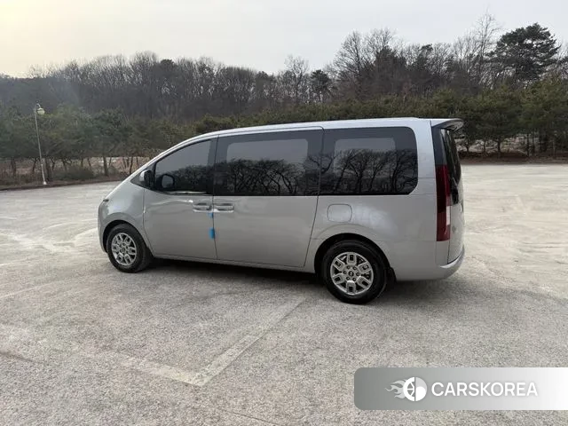 Hyundai Staria 2024 Серый из Кореи, фото 3