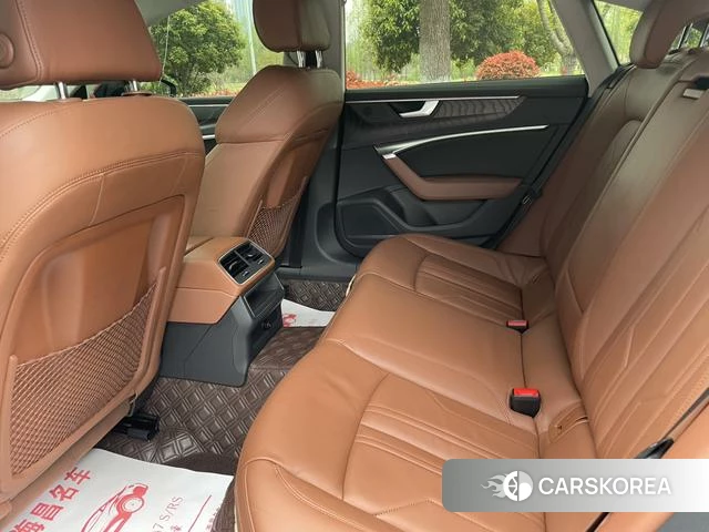 Audi A7 2021 Черный из Китая, фото 2