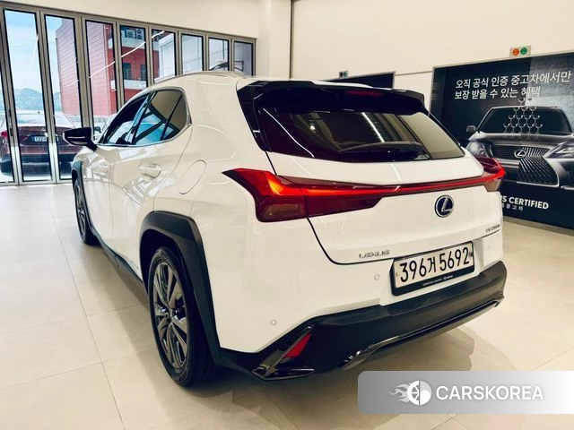 Lexus UX250h id 3924156 из Кореи 8