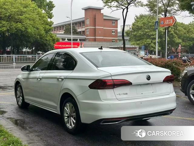 Volkswagen Bora 2022 Белый из Китая, фото 2