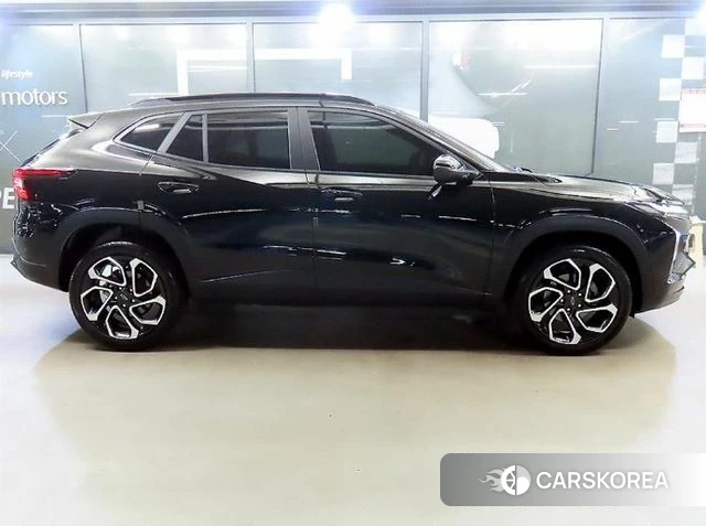 Chevrolet (GM Daewoo) Trax Crossover 2024 Черный из Кореи, фото 2