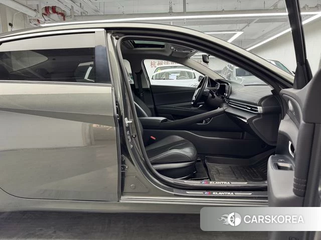 Hyundai Elantra 2024 Темно-серый из Китая, фото 4
