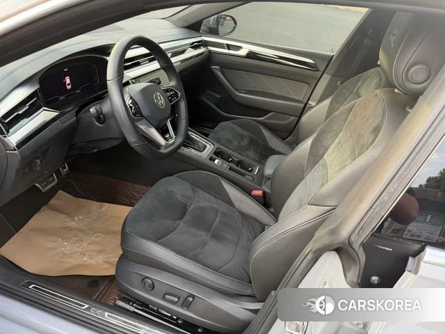 Volkswagen CC 2022 Темно-серый из Китая, фото 2