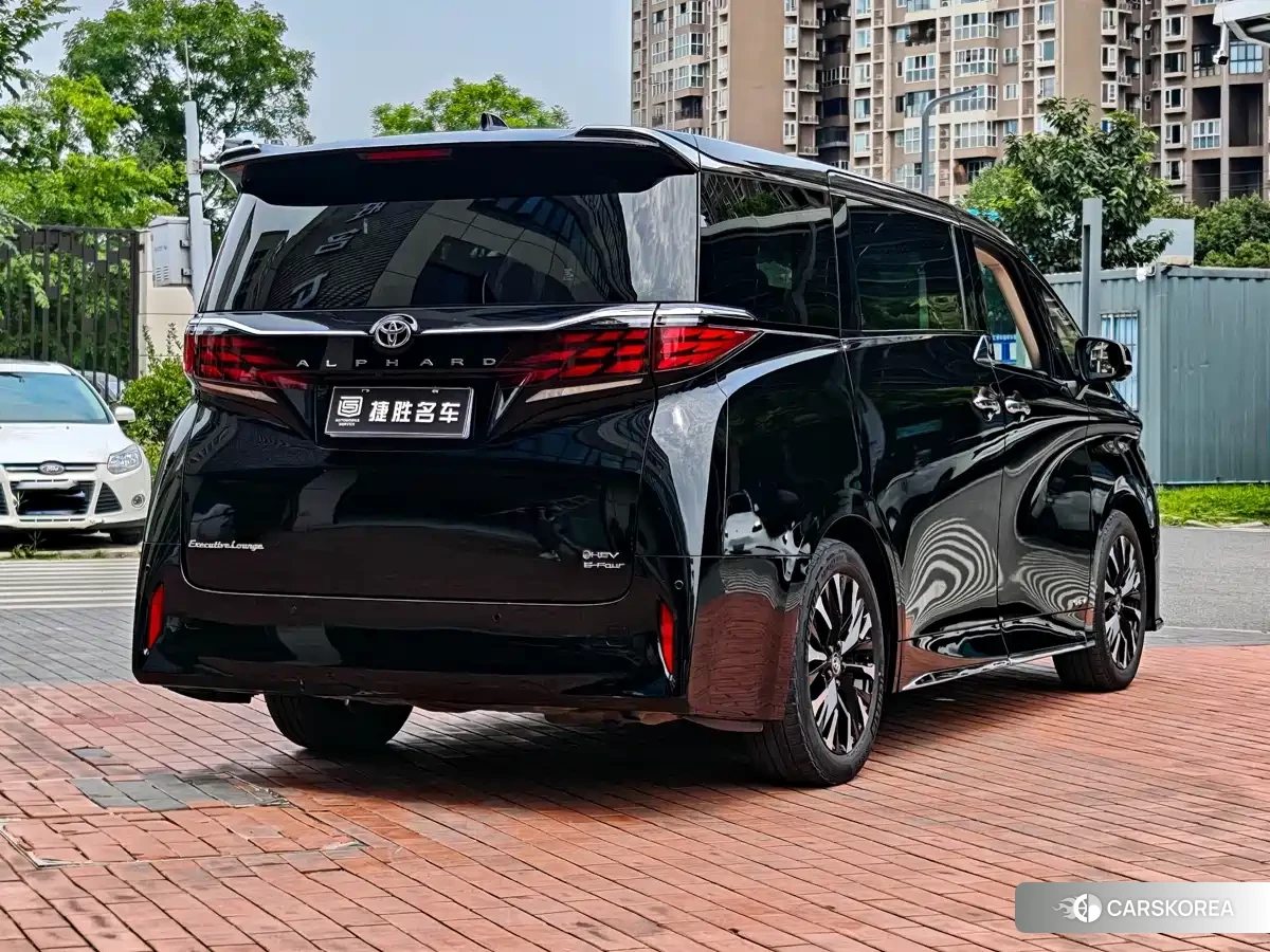 Toyota Alphard 2024 Черный из Китая, фото 2