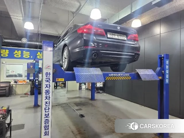 BMW 5 Series (G30) 2018 Синий из Кореи, фото 2