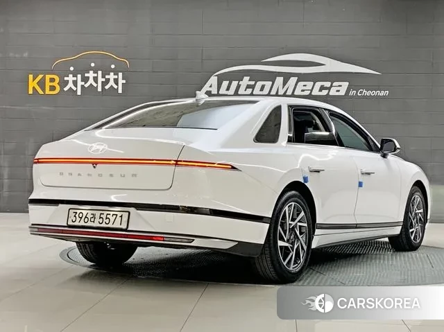 Hyundai Grandeur (GN7) id 3585998 из Кореи 12