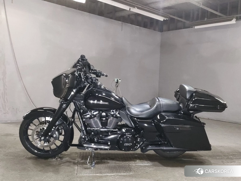 Проданный Harley-Davidson Street Glide FLHXS1870 2019 из Японии