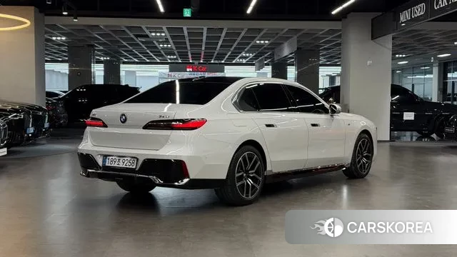 BMW 7 Series (G70) id 3674628 из Кореи 12