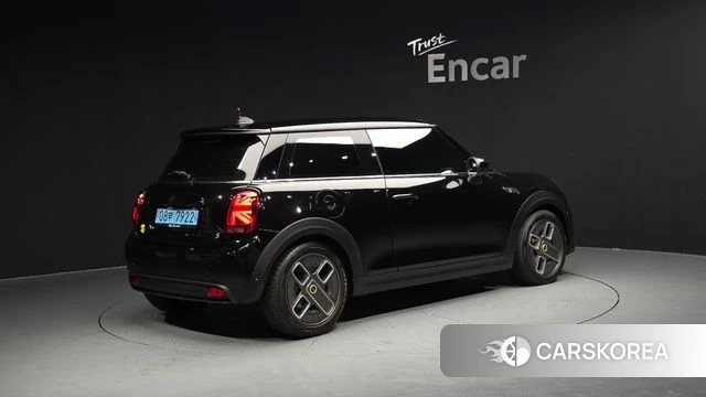 Mini Cooper Electric id 4350018 из Кореи 12