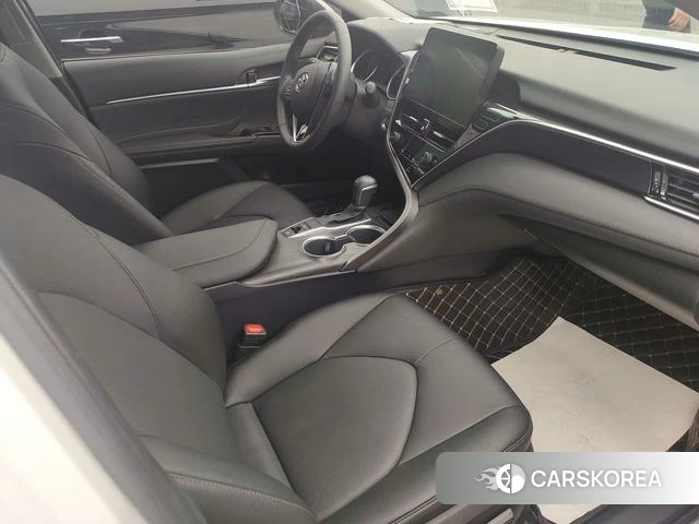 Toyota Camry 2021 Белый из Китая, фото 5