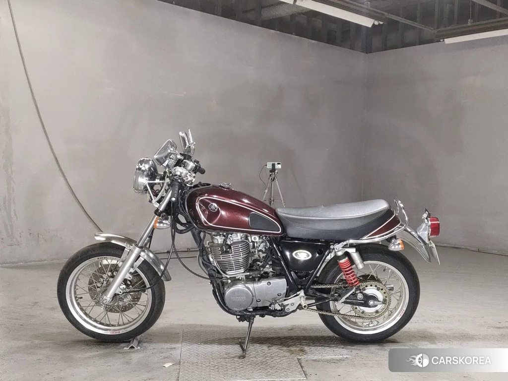 Проданный Yamaha SR 400 2014 из Японии