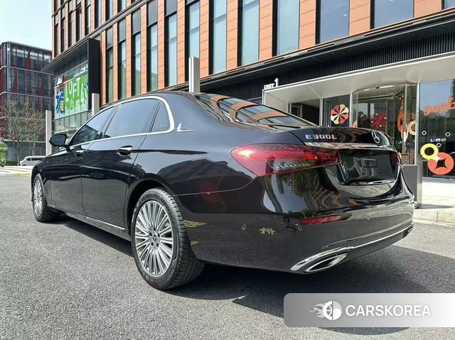 Mercedes-Benz E-class 2022 Черный из Китая, фото 5