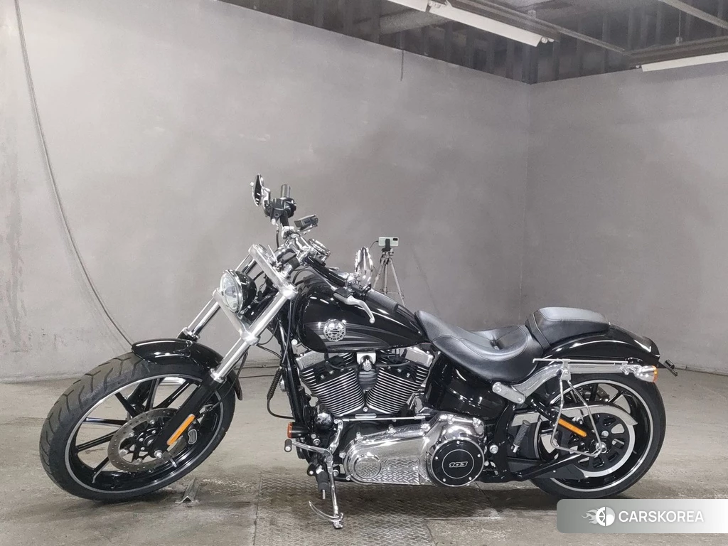 Проданный Harley-Davidson Softail Breakout FXSB1690 2016 из Японии, фото 2