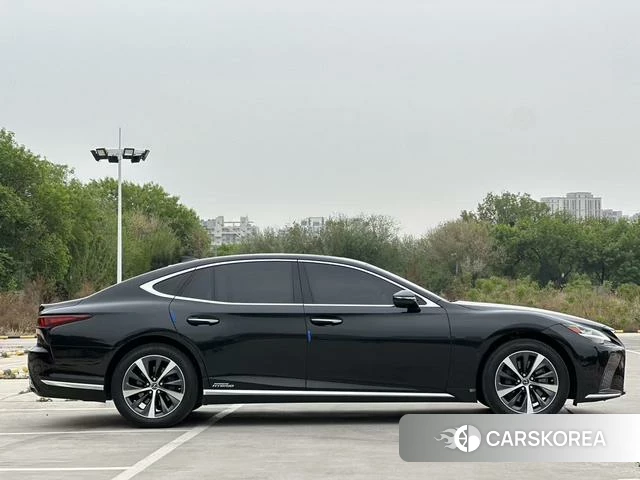 Lexus LS id 4300448 из Китая 11
