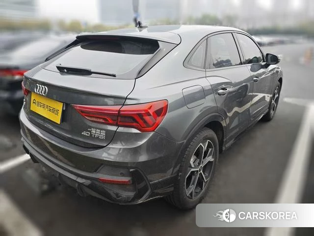 Audi Q3 Sportback 2023 Темно-серый из Китая, фото 2