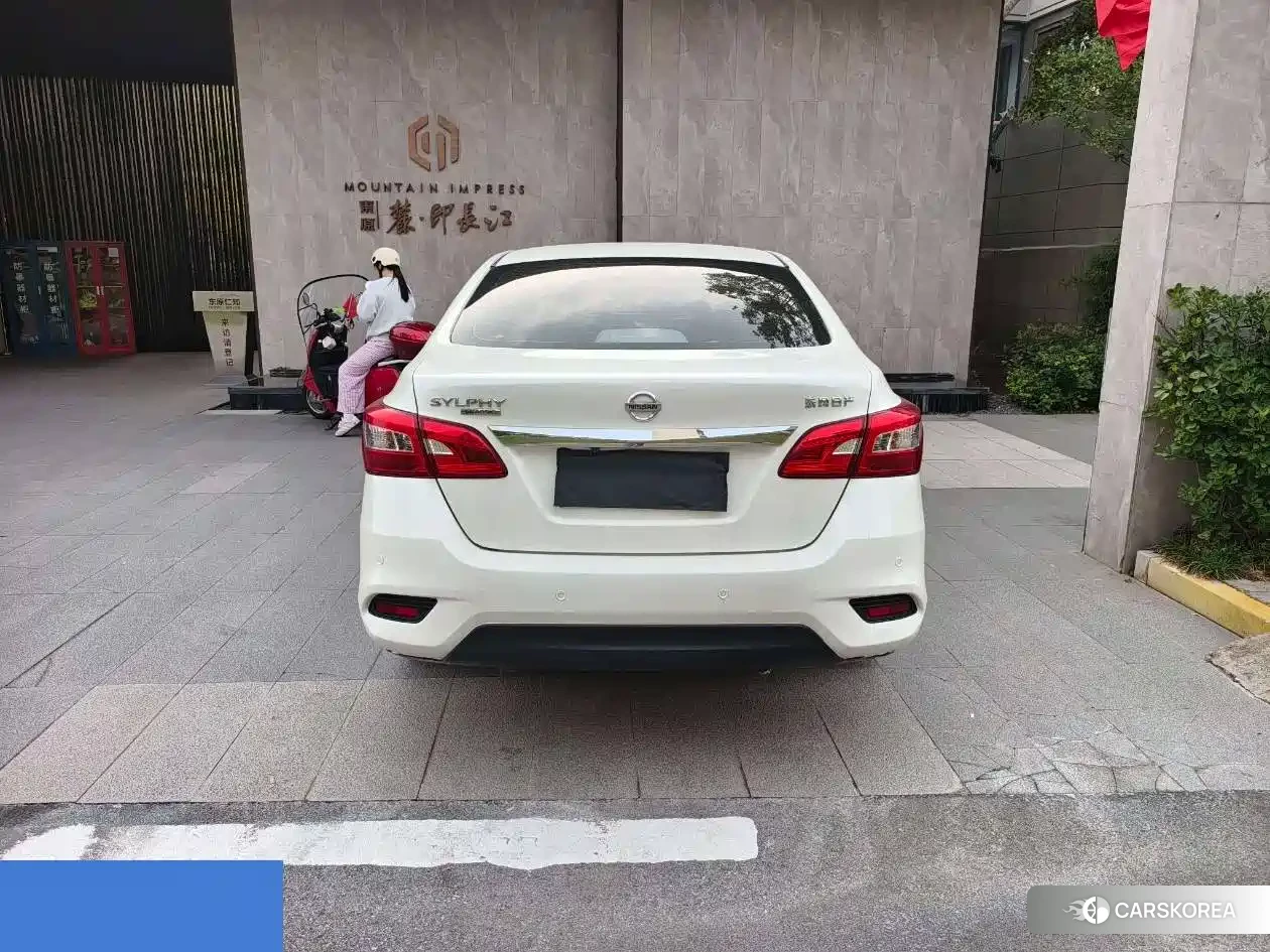 Nissan Sylphy 2022 Белый из Китая, фото 2