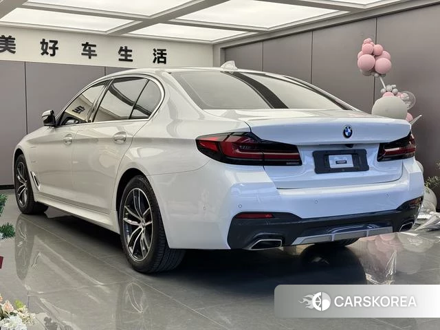 BMW 5 series PHEV 2021 Белый из Китая, фото 2