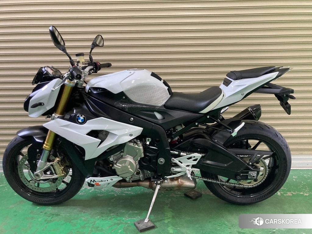 Проданный BMW S1000R 2016 из Японии