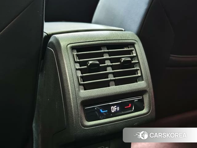 Volkswagen Golf 2024 Белый из Китая, фото 2