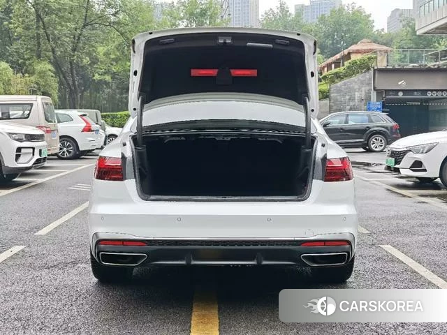 Audi A4L id 4273263 из Китая 12