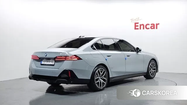 BMW 5 Series (G60) id 3415270 из Кореи 12