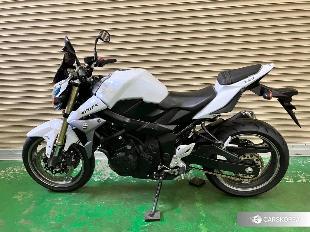 Проданный Suzuki GSR750 ABS 2013 из Японии
