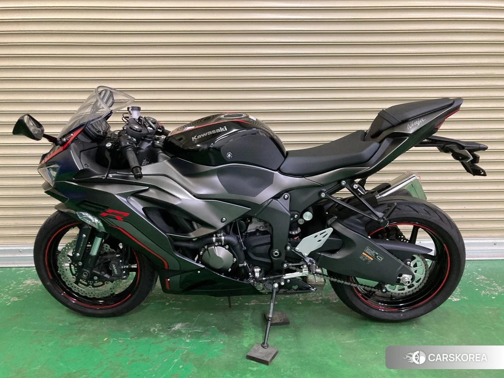 Проданный Kawasaki NINJA ZX-6R 2022 из Японии, фото 2