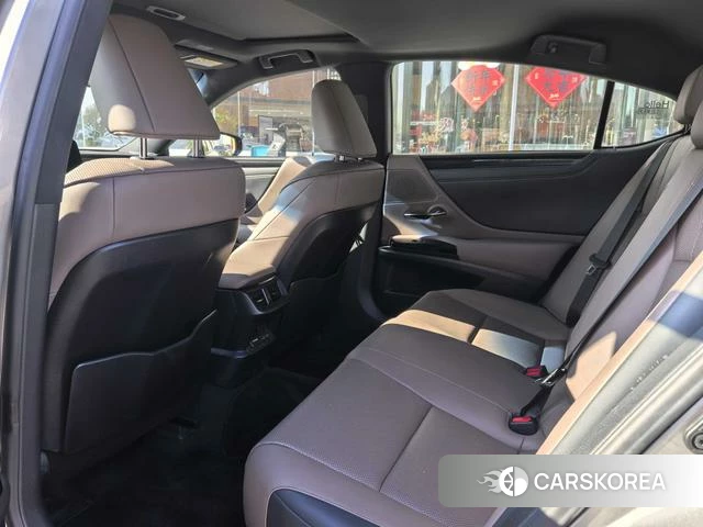 Lexus ES id 4274199 из Китая 9