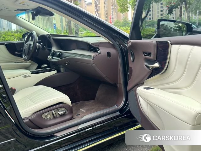 Lexus LS 2020 Черный из Китая, фото 2