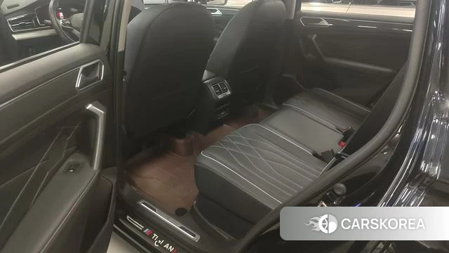 Volkswagen Tiguan L 2022 Черный из Китая, фото 2