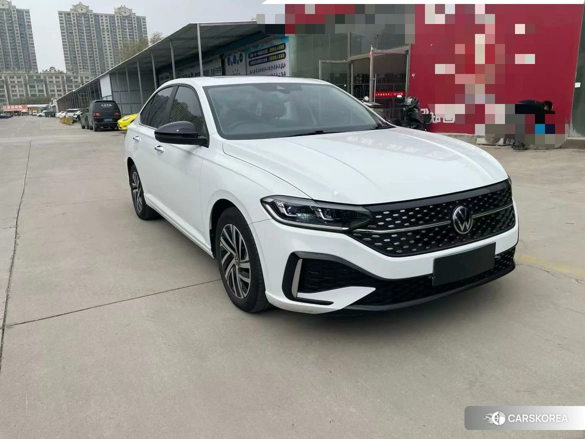 Volkswagen Lavida 2023 Белый из Китая, фото 2