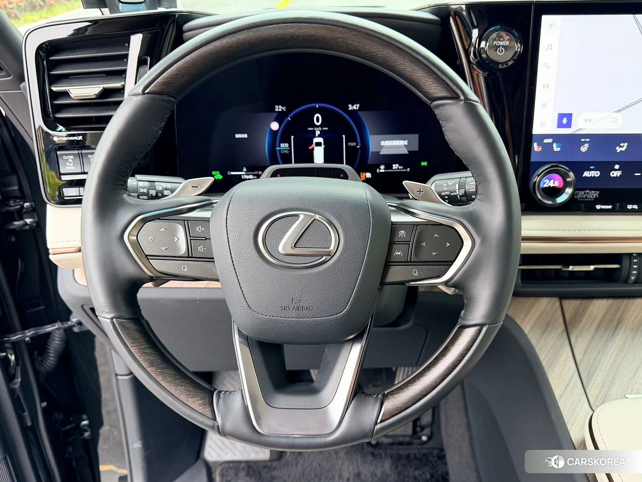 Lexus LM id 4455606 из Китая 12
