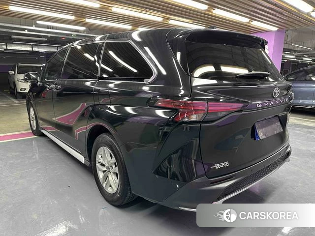 Toyota Grevia 2023 Черный из Китая, фото 2