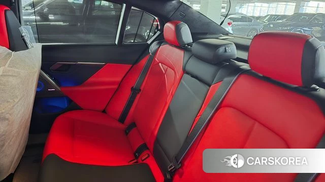 BMW M5 (G90) 2026 Серебристо-серый из Кореи, фото 2