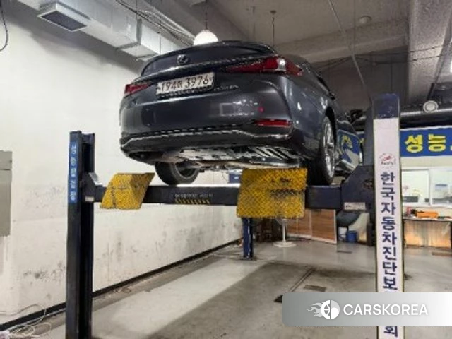 Lexus ES300h 7th generation 2023 Серый из Кореи, фото 2