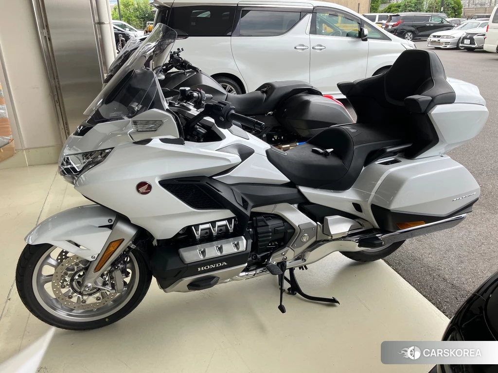 Проданный Honda GL1800 TOUR DCT 2024 из Японии, фото 2