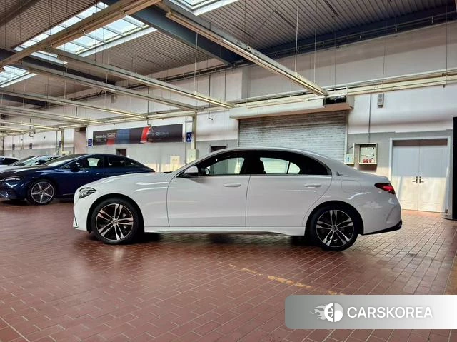 Mercedes-Benz C-class PHEV 2024 Белый из Китая, фото 2