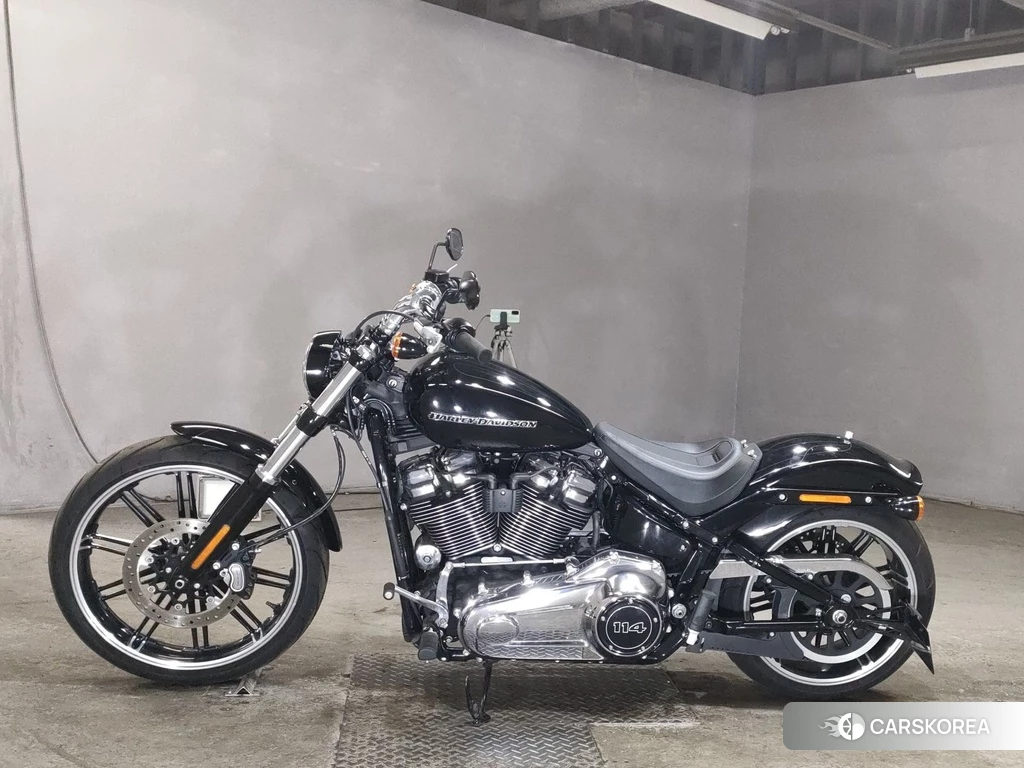 Проданный Harley-Davidson Softail Breakout FXBRS1868 2019 из Японии, фото 2