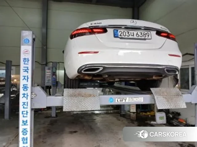 Mercedes-Benz E-Class W213 2022 Белый из Кореи, фото 2