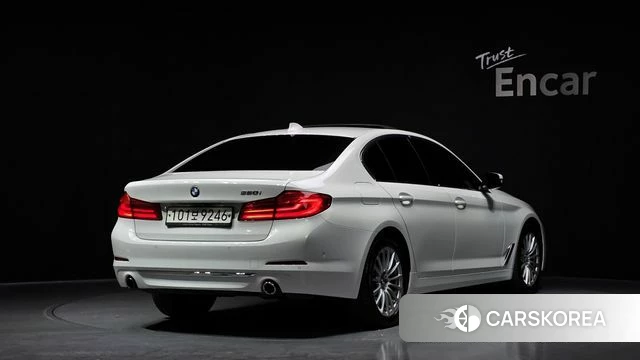 BMW 5 Series (G30) id 3899396 из Кореи 12