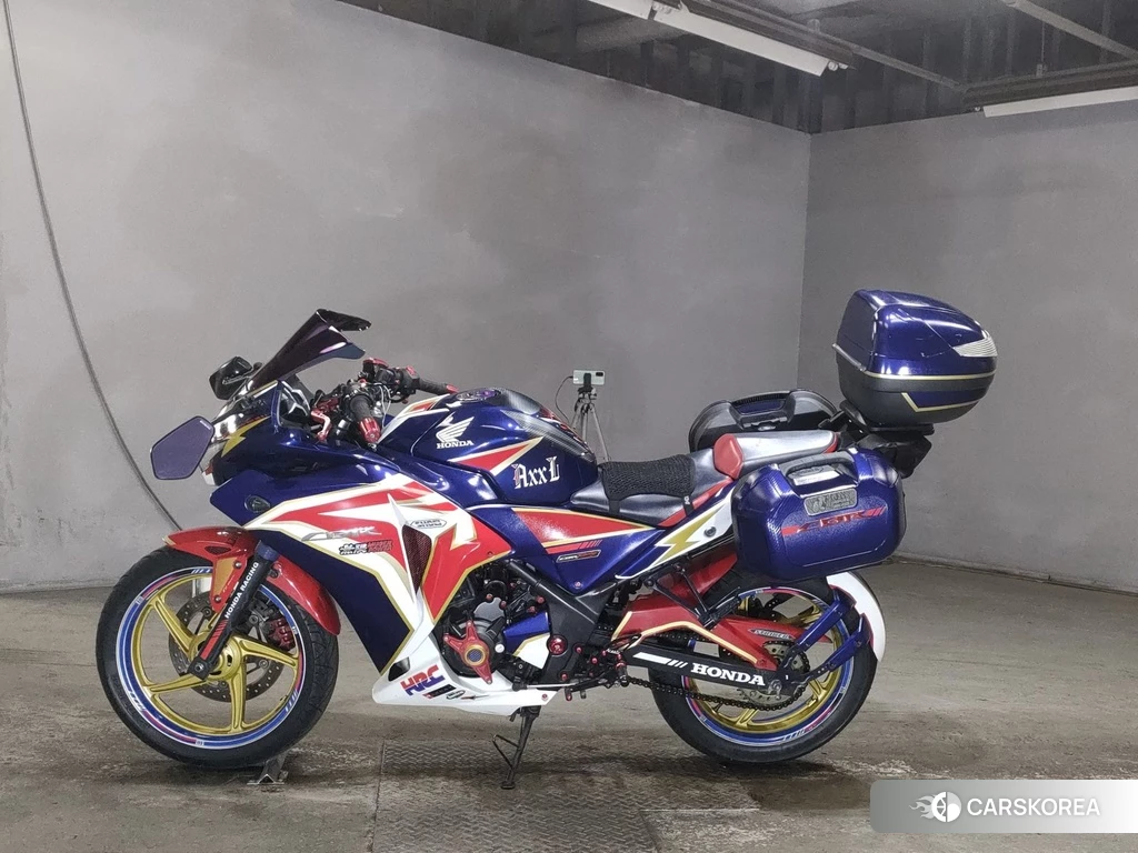 Проданный Honda CBR250R 2011 из Японии