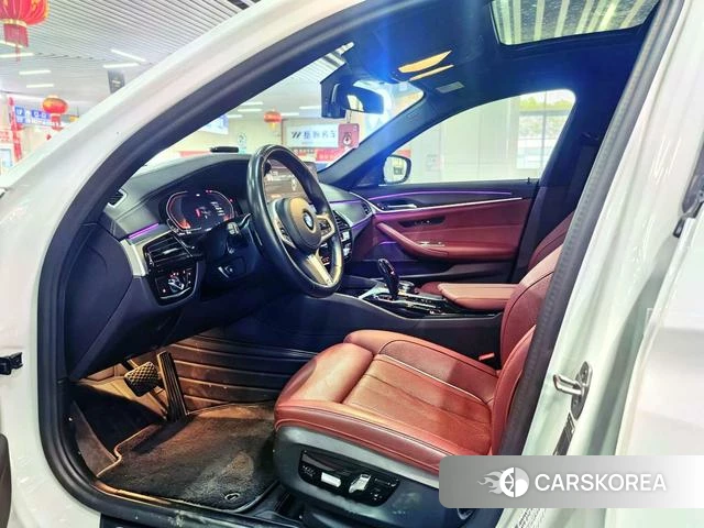 BMW 5 series 2022 Белый из Китая, фото 2