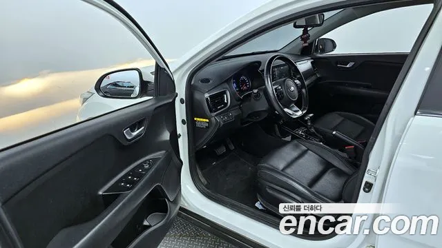 Kia Stonic id 2689718 из Кореи 12