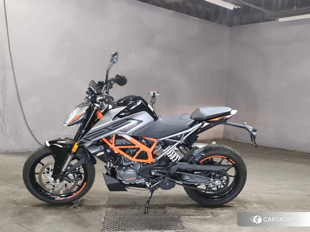Проданный KTM 125 DUKE 2022 из Японии, фото 2